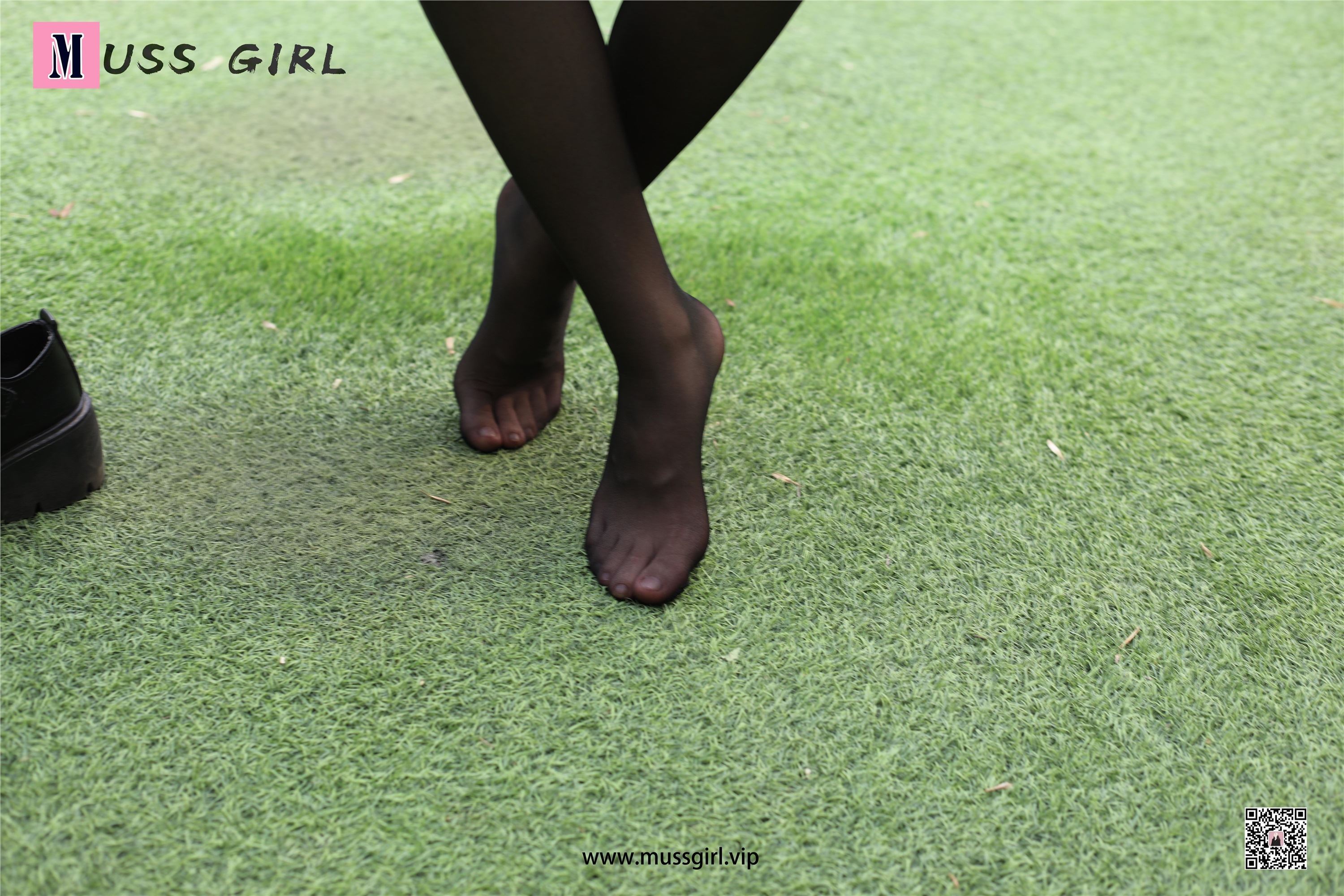 MussGirl慕丝女郎  NO.216 草地JK制服黑丝4